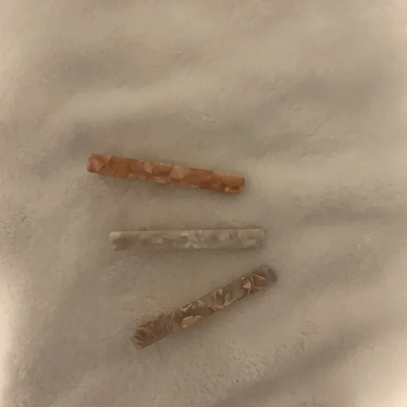 Set of 3 Barrette’s - Picture 2 of 8